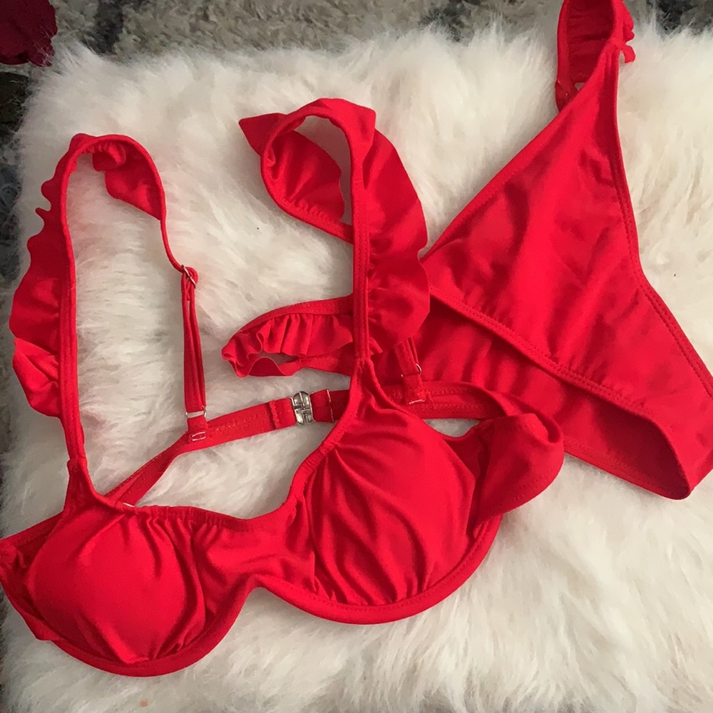 Red ruffle underwire bikini.